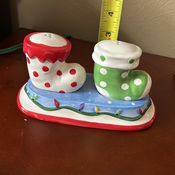 Christmas Salt Pepper Shaker Set - Picture 7 of 7
